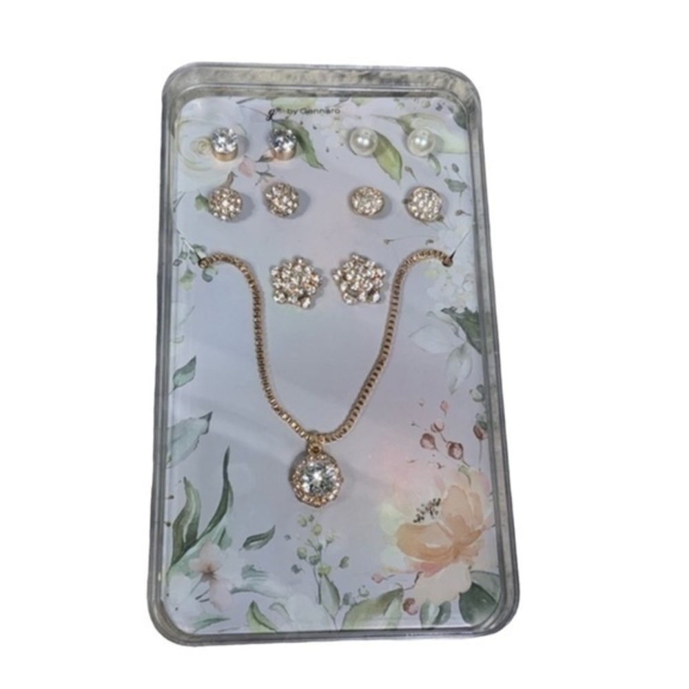 6 piece earring and‎ necklace gift set.